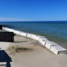 greatlakesinstall21 Sandsaver modules retaining sand on a Lake Michigan Beach